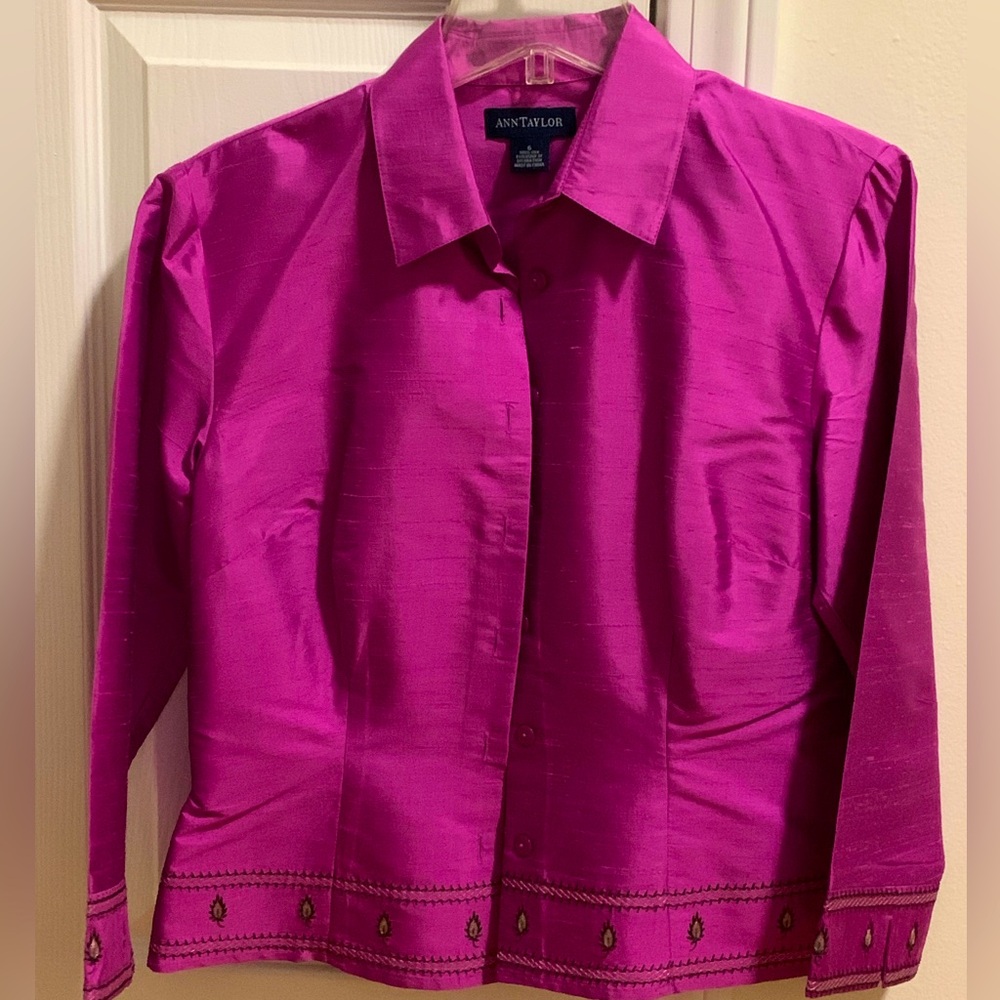 Ann Taylor 100% Silk Blouse size 6